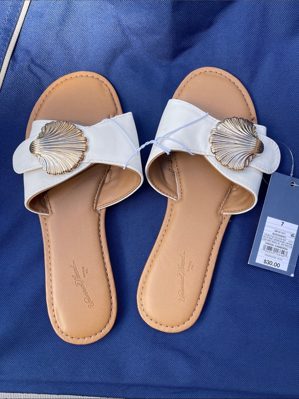 Universal Thread White Slide Sandals with Gold Shell Accent
